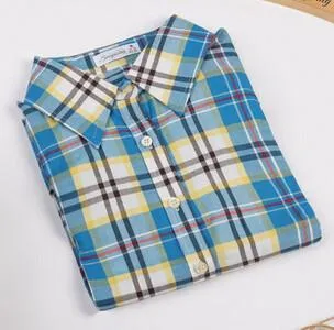 Fashionable Women's Shirt With Long Sleeves & Turn-Down Collar