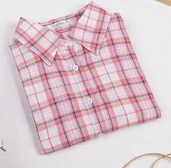 Fashionable Women's Shirt With Long Sleeves & Turn-Down Collar