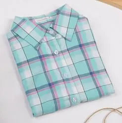 Fashionable Women's Shirt With Long Sleeves & Turn-Down Collar