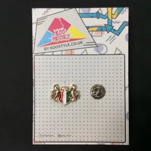 MP0198 - Gold Lion Flag Red White Green Metal Pin Badge