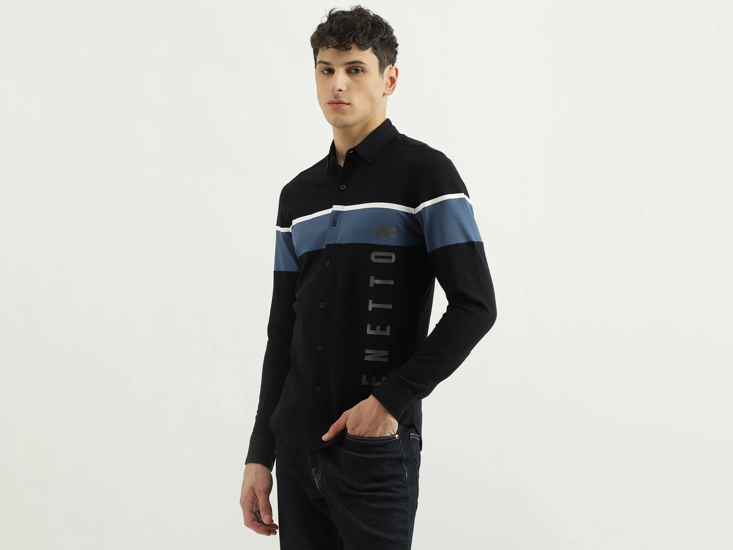 Slim Spread Collar Printed Shirts